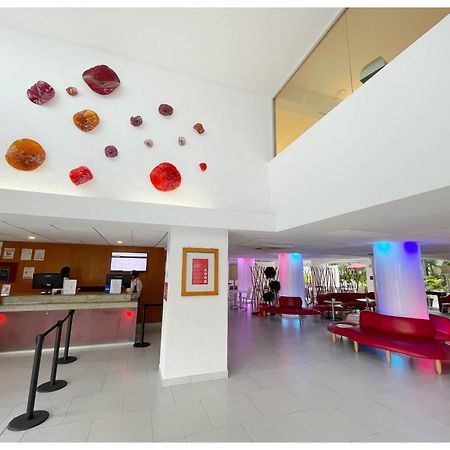Adhara Express Hotel Cancun Bagian luar foto