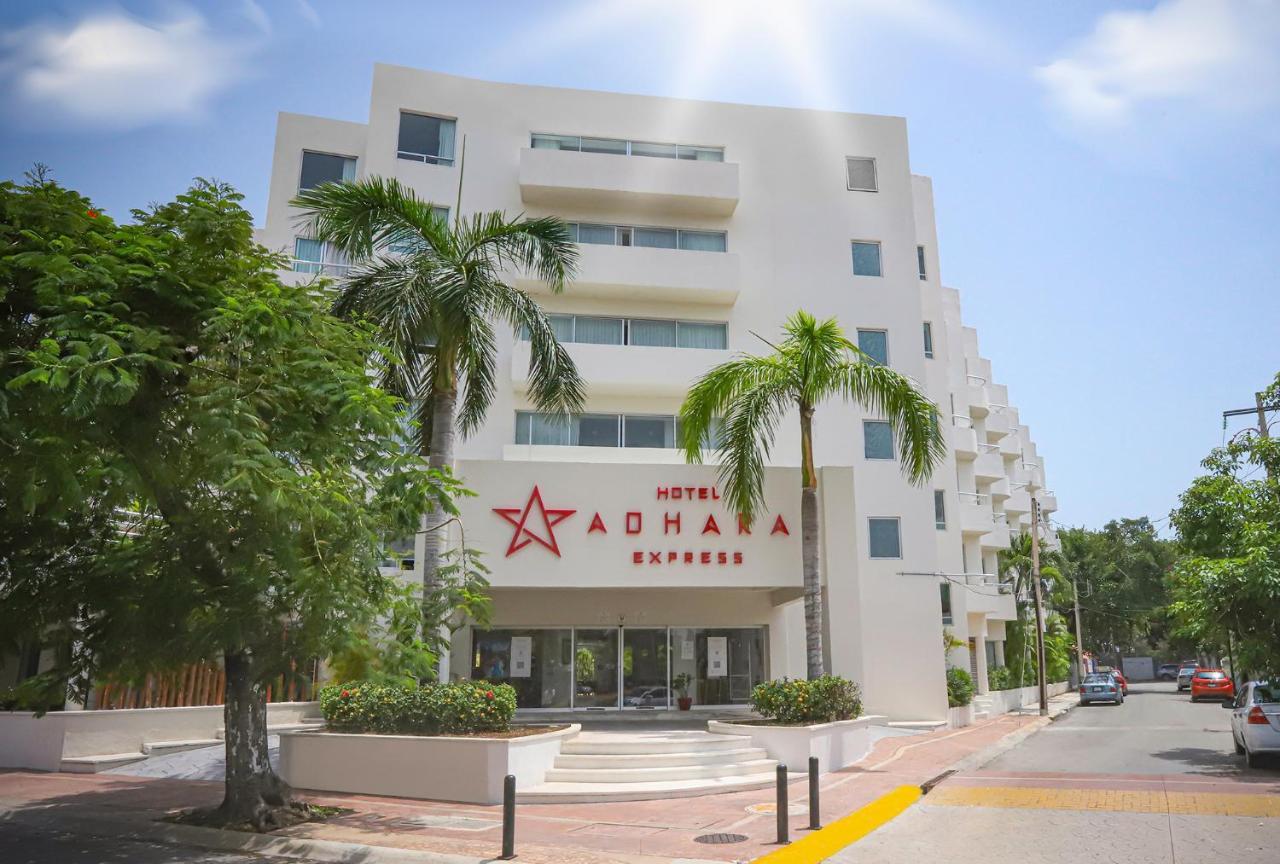 Adhara Express Hotel Cancun Bagian luar foto