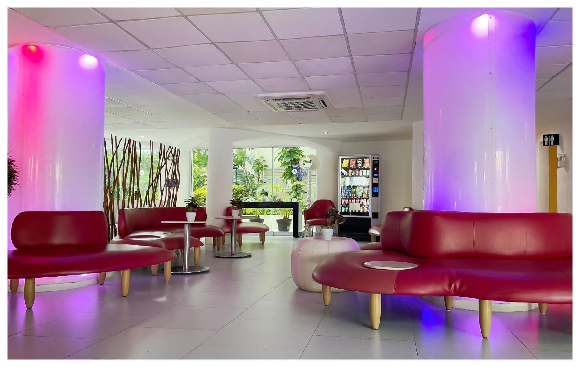 Adhara Express Hotel Cancun Bagian luar foto