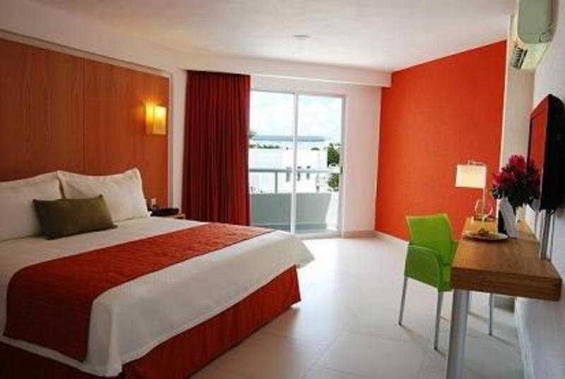 Adhara Express Hotel Cancun Ruang foto